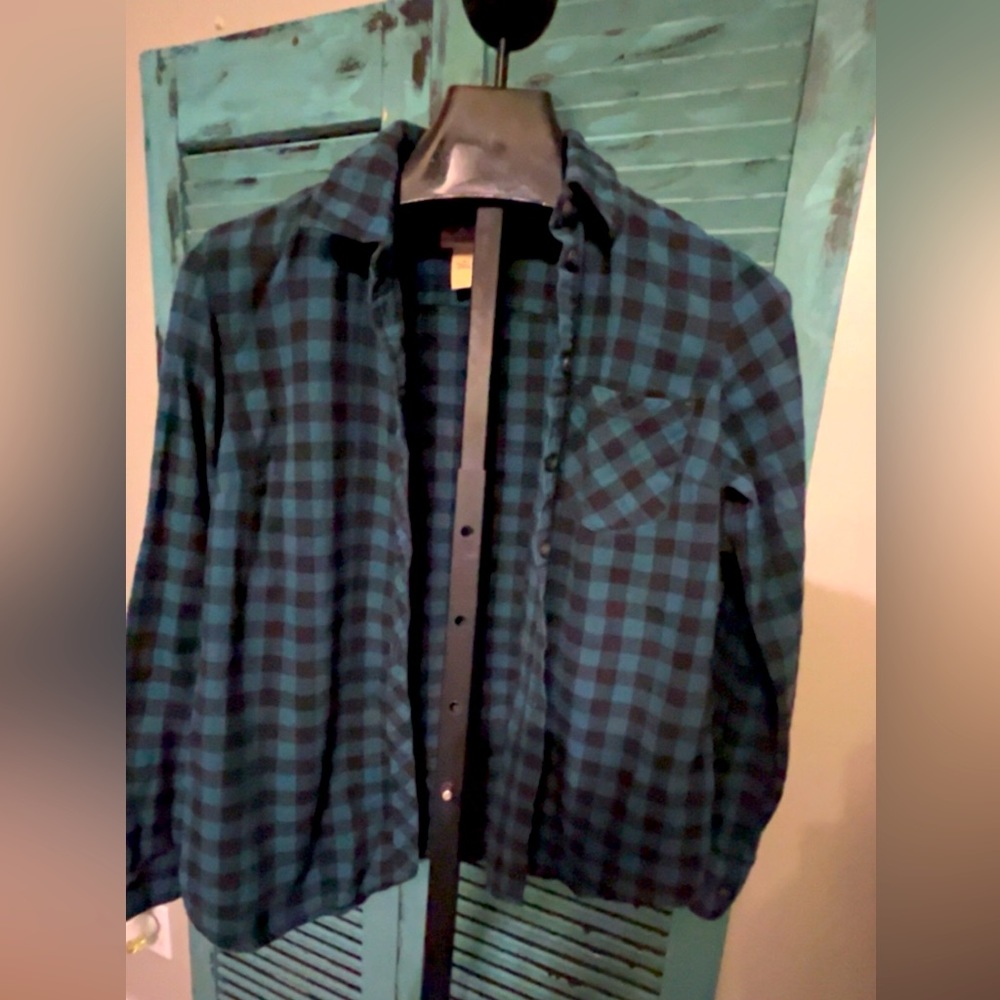 BLUE MOUNTAIN MENS FLANNEL!!
